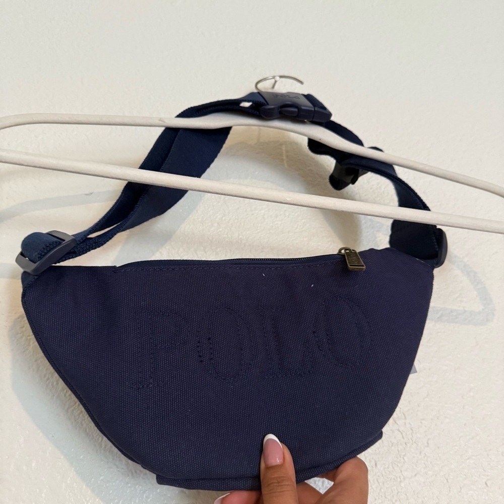 Polo Ralph Lauren Fanny Pack Waist Pack Navy Blue US Flag Patch 3 Pocket - NWT - Picture 12 of 13